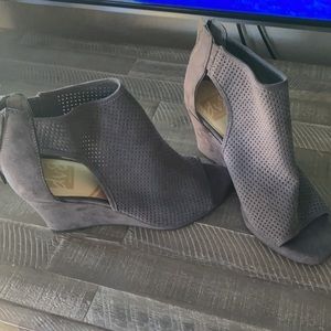 Dolce Vita grey suede open toe booties